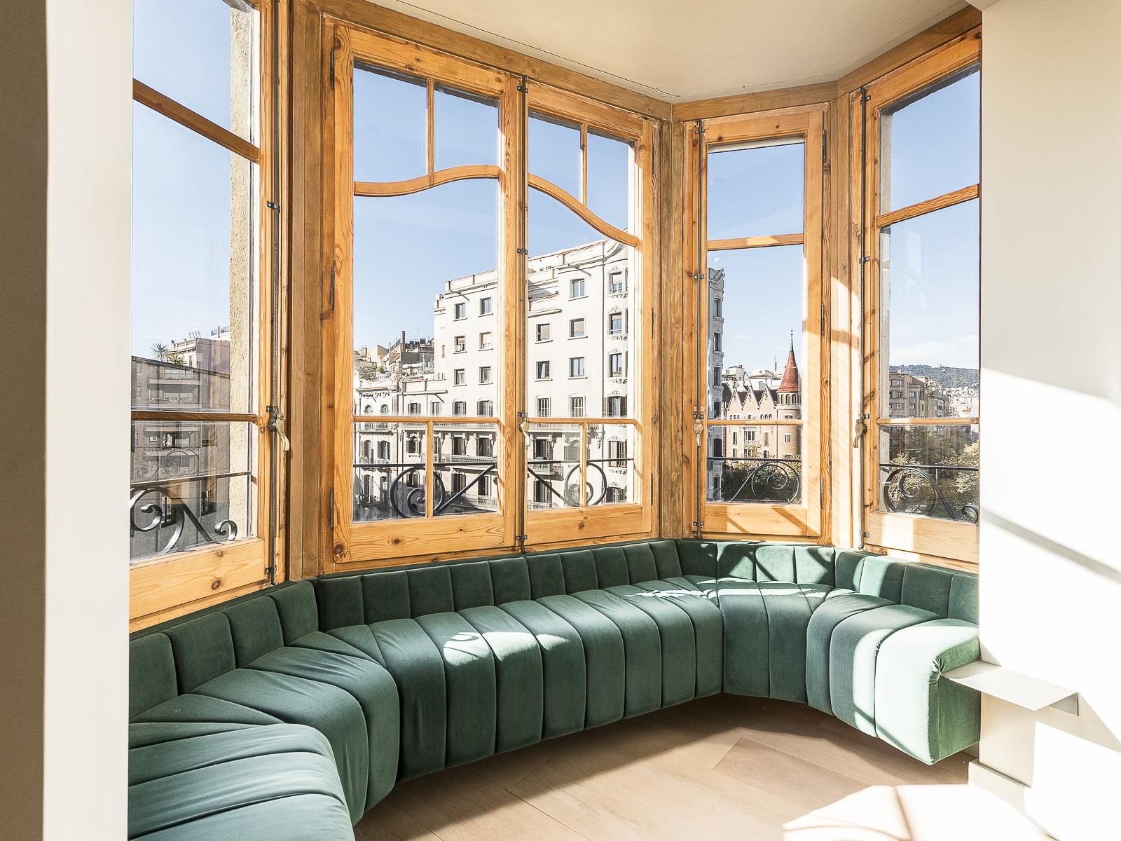 living - Piso de 185m² en alquiler en Eixample Derecho, Barcelona - gallery thumbnail - 9