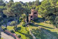 living - 263m² house / villa for sale in Begur Town, Costa Brava - gallery thumbnail - 3
