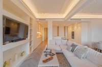 living - 126m² apartment for rent in El Mercat, Valencia - gallery thumbnail - 7