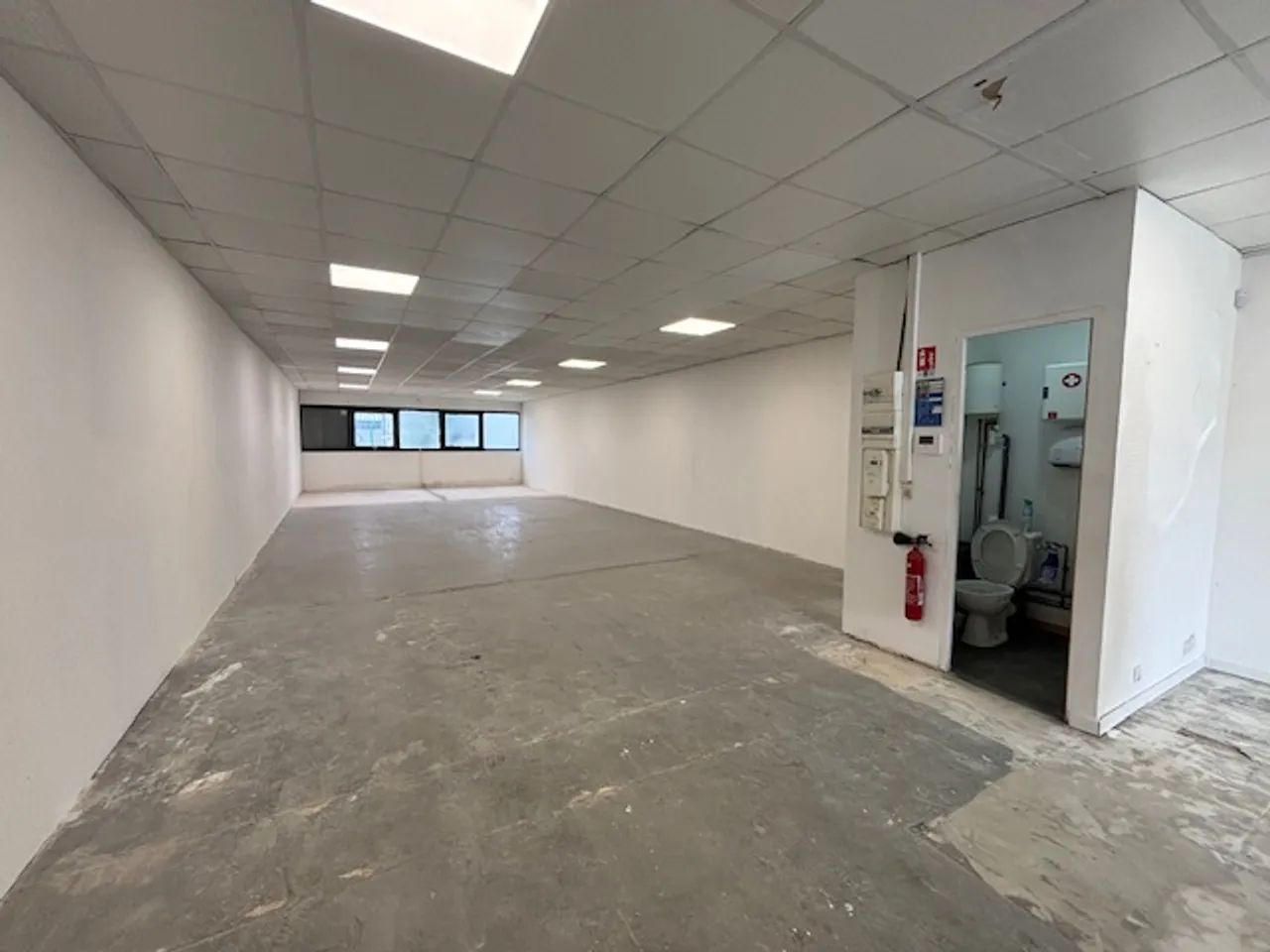 logistics - Activités / Bureaux À Louer - gallery - 3