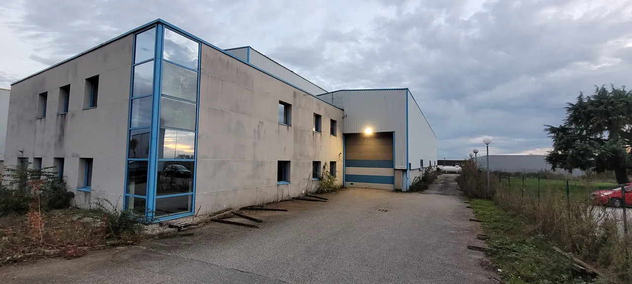 logistics - Light Industrial Premises / Offices For Rent - gallery - 2