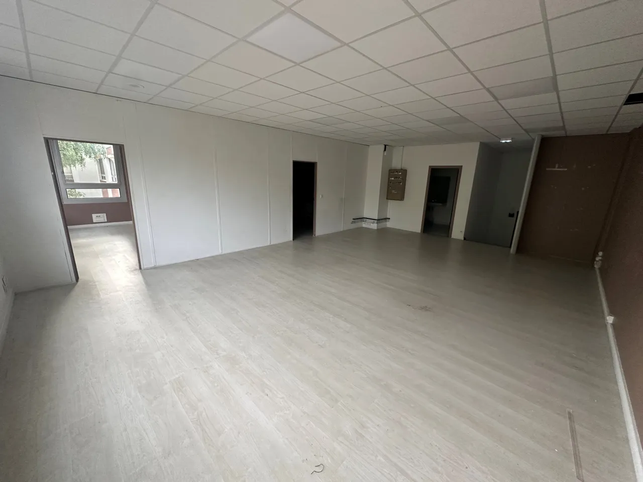 logistics - Light Industrial Premises / Offices For Rent - gallery - 6
