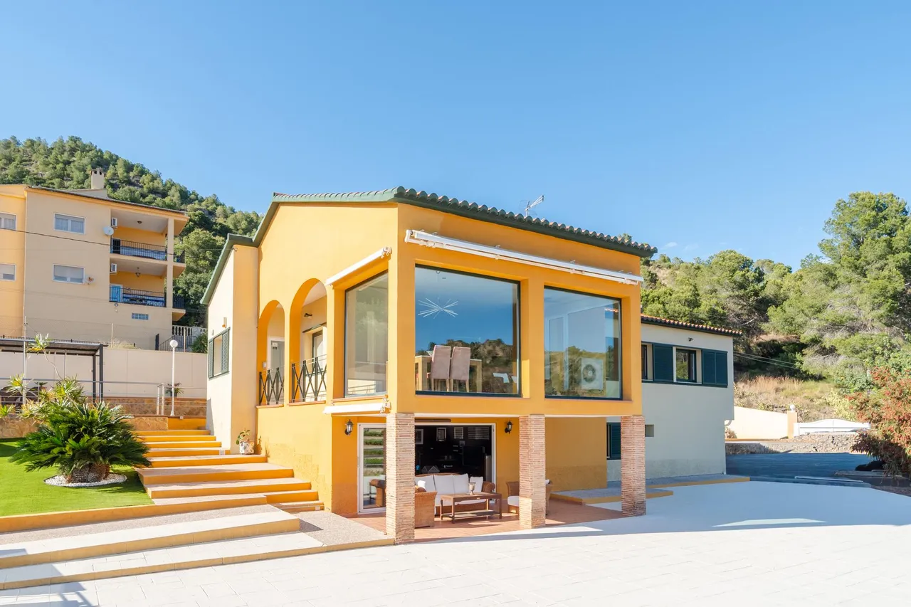 living - 285m² masia for sale in Playa Sagunto, Valencia - gallery - 7