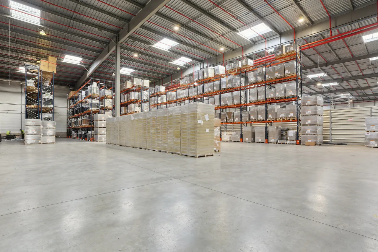 logistics - Warehouse / Offices For Rent - gallery - 5