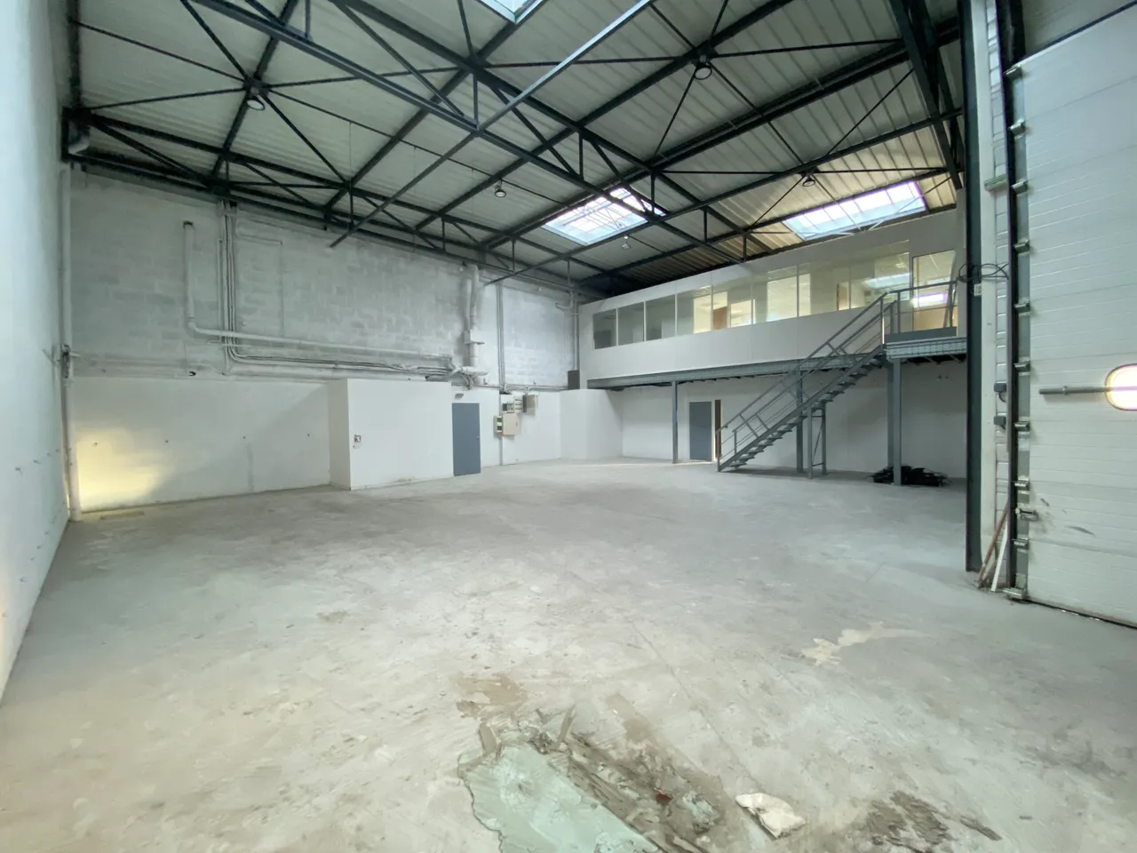 logistics - Light Industrial Premises / Offices For Rent - gallery - 7