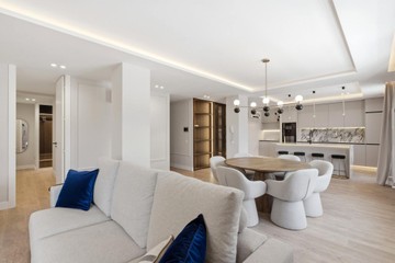 living - Piso de 180m² en venta en Goya, Madrid - featured