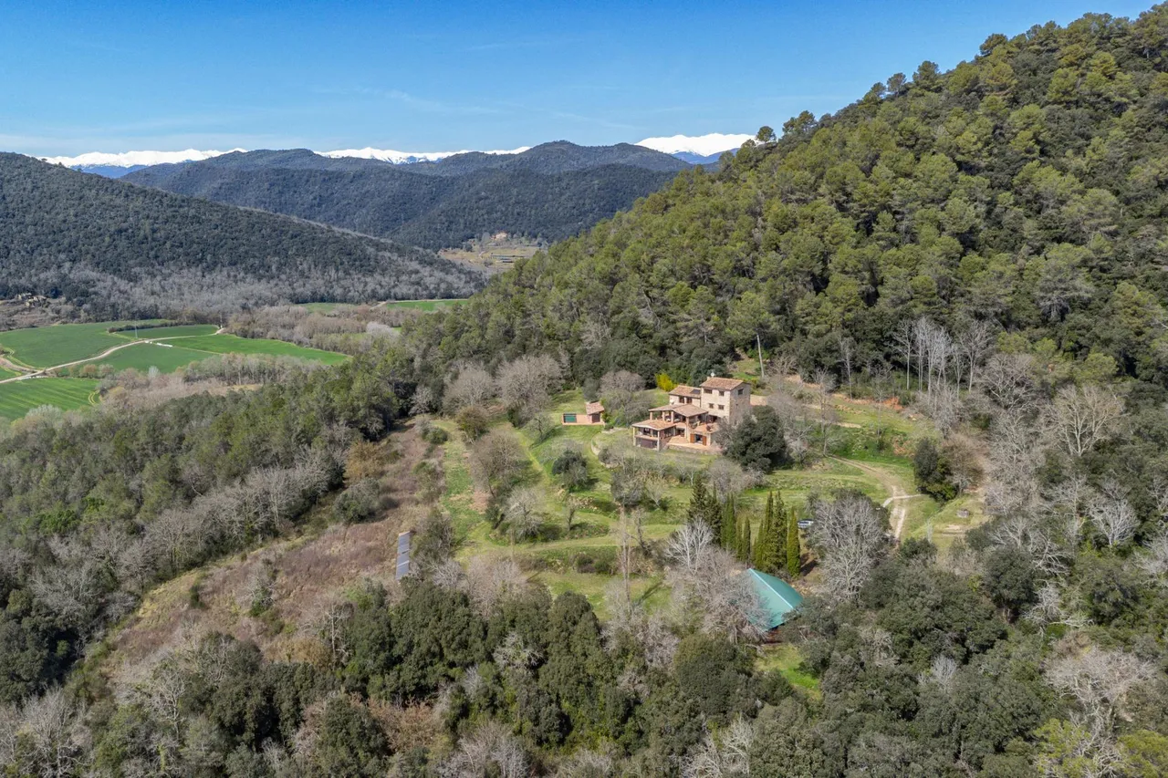 living - Casa rural de 752m² en venta en Pla de l'Estany, Girona - gallery - 2