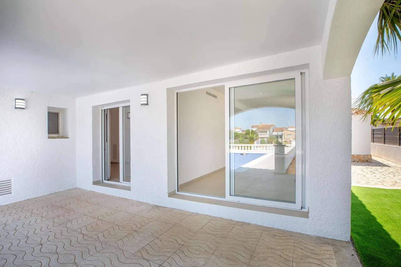 living - 131m² house / villa for sale in Empuriabrava, Costa Brava - gallery - 8