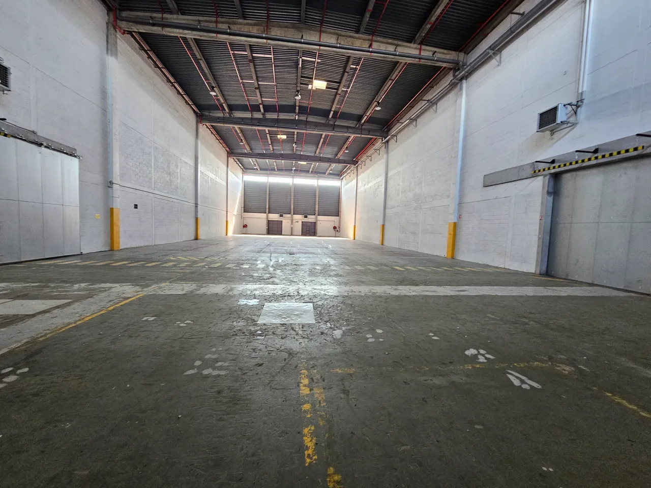 logistics - Logistics Warehouse For Rent - gallery - 3