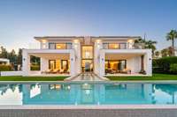 living - Casa / villa de 581m² con 110m² terraza en venta en Benahavís - gallery thumbnail - 1
