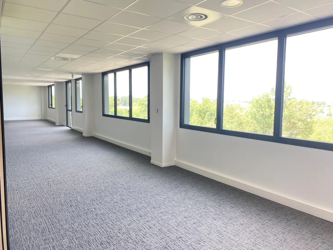 logistics - Light Industrial Premises / Offices For Rent - gallery - 8