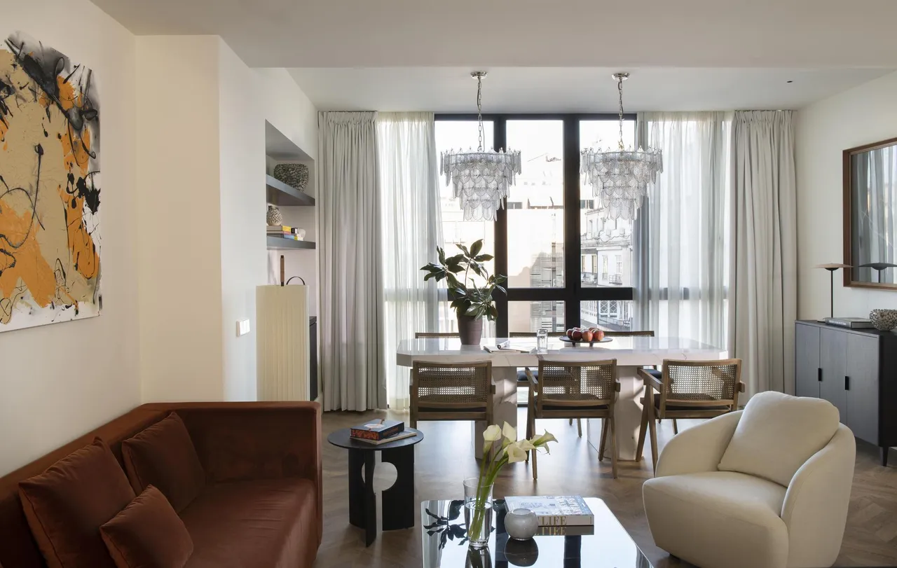 living - Piso de 140m² en alquiler en Eixample Derecho, Barcelona - gallery - 2