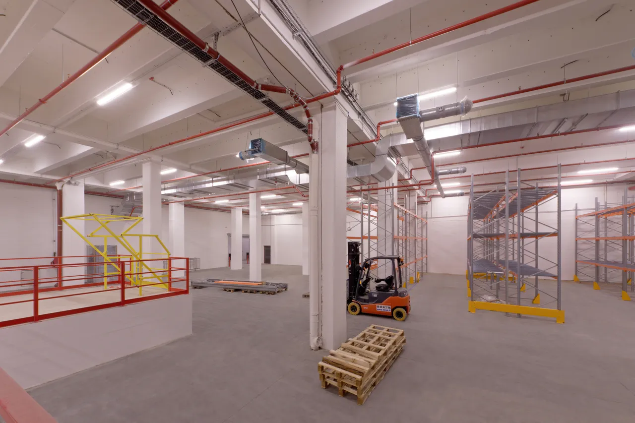 logistics - Light Industrial Premises / Offices For Rent - gallery - 9