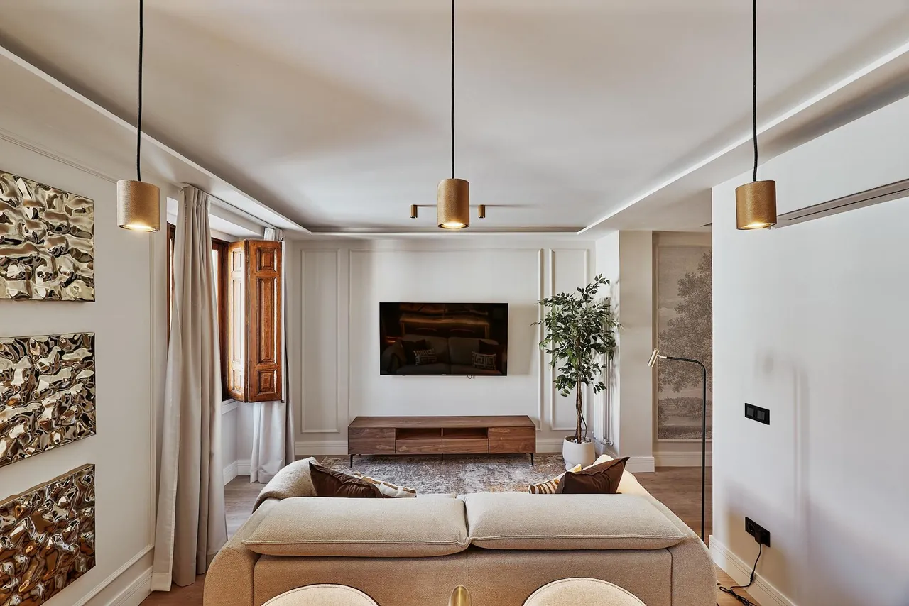 living - Piso de 133m² en venta en Malasaña, Madrid - gallery - 2