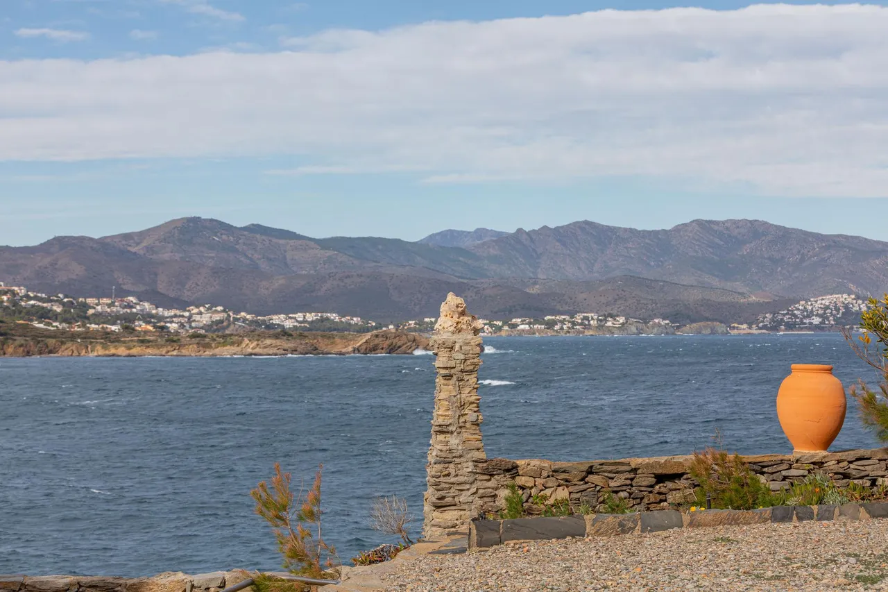 living - 663m² house / villa for sale in El Port de la Selva - gallery - 10