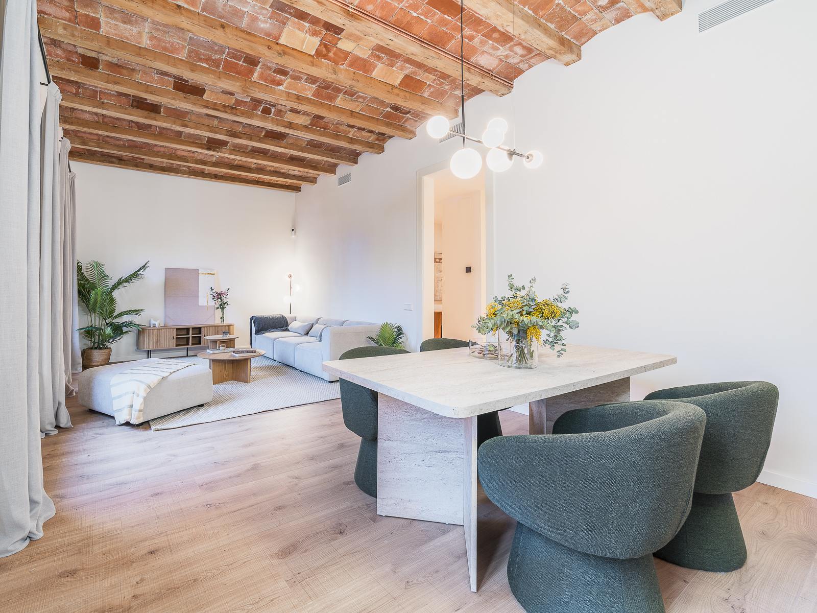 living - 89m² apartment with 6m² terrace for sale in Eixample Left - gallery thumbnail - 3