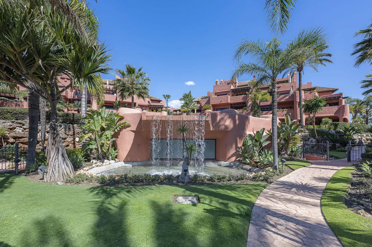 living - Ático de 206m² con 125m² terraza en venta en New Golden Mile - gallery - 10