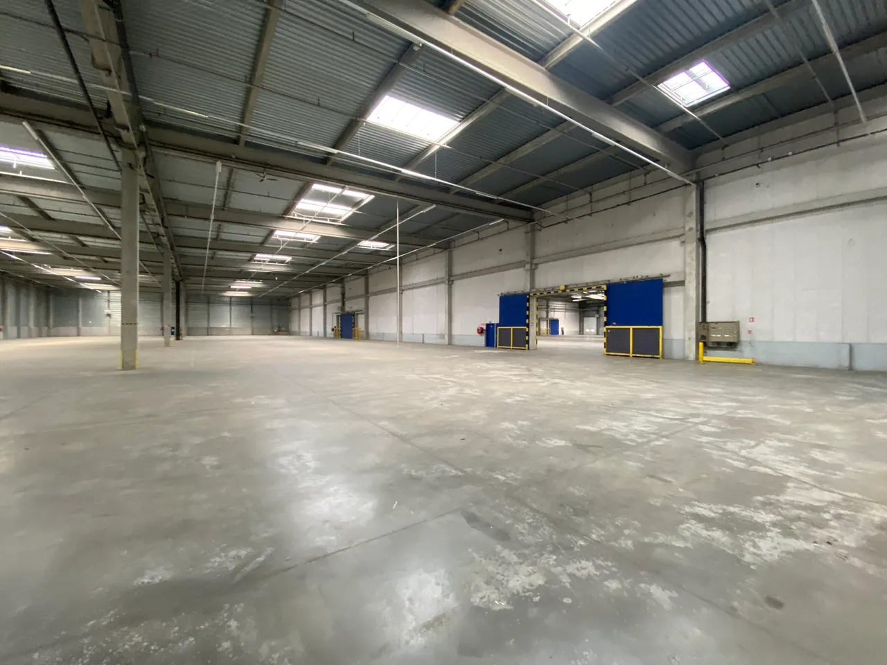 logistics - Logistics Warehouse For Rent - gallery - 4