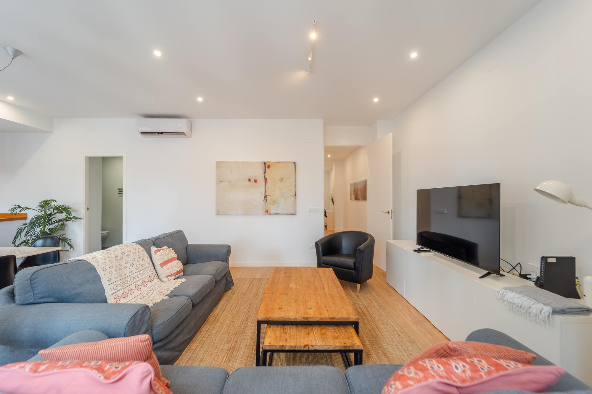 living - 117m² apartment for rent in Extramurs, Valencia - gallery thumbnail - 10