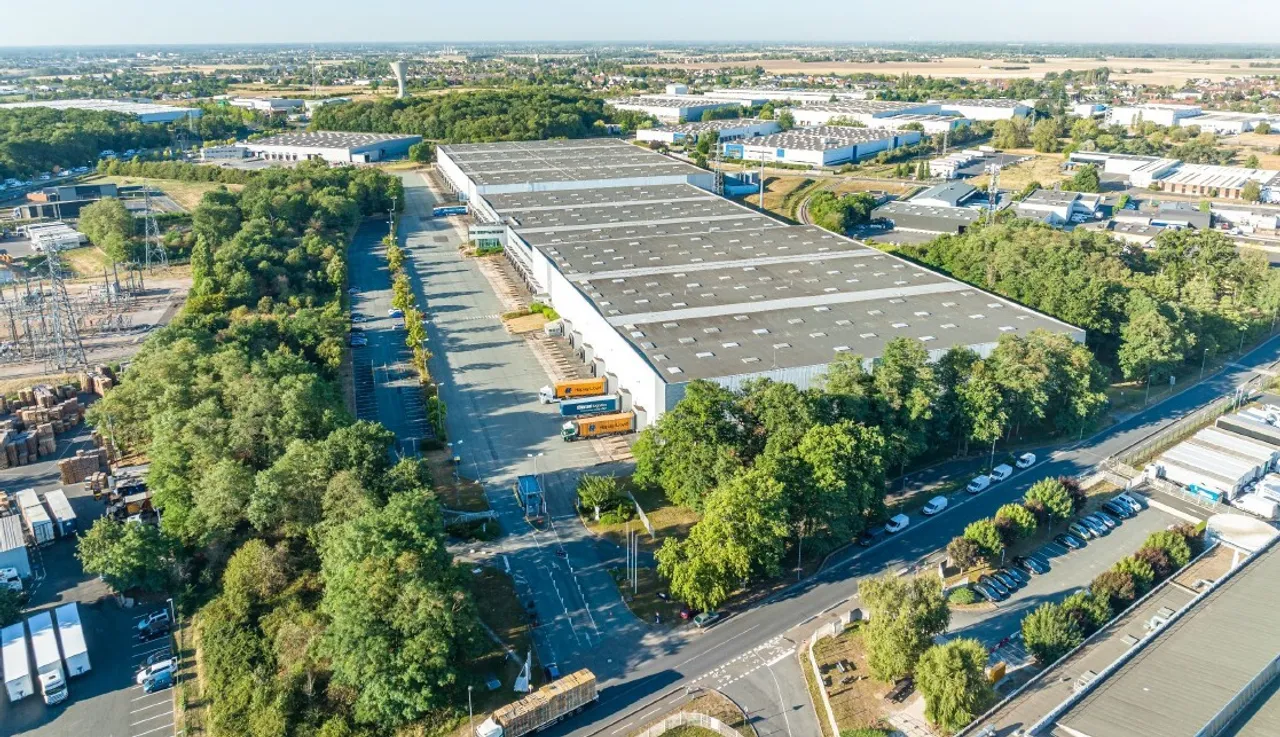 logistics - Logistics Warehouse For Rent - gallery - 2