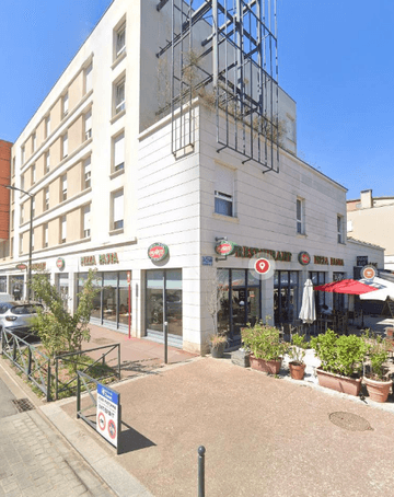 retail - Commerce Pied d’immeuble À Louer - featured