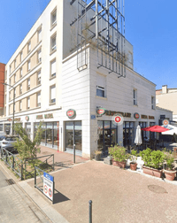 retail - Shop At The Foot Of The Building For Rent - gallery thumbnail - 1