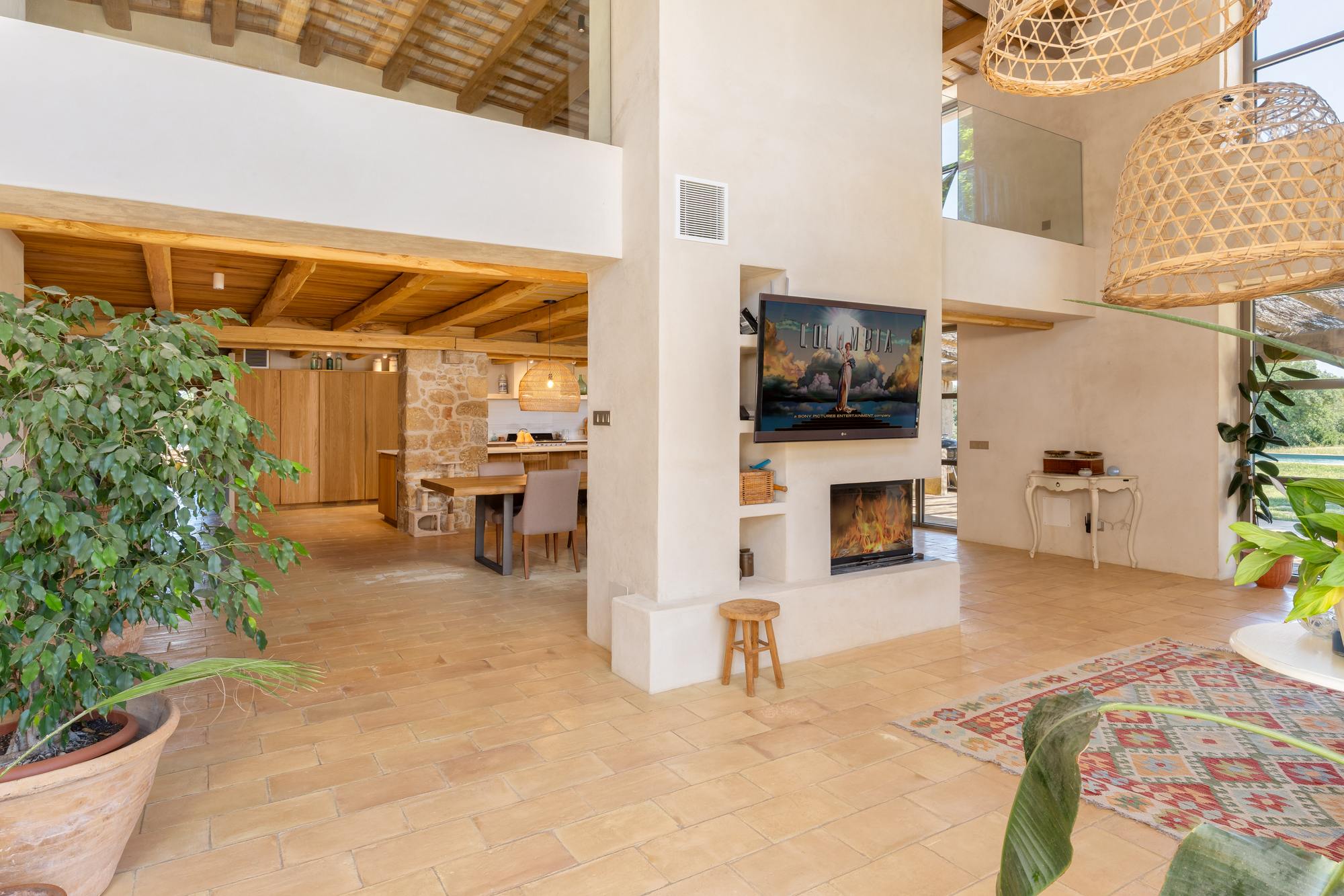 living - 1,132m² country house for sale in Pla de l'Estany, Girona - gallery - 7