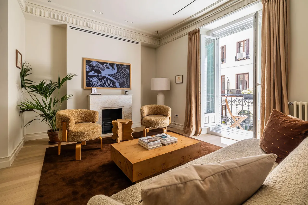 living - 322m² apartment for sale in Almagro, Madrid - gallery - 7