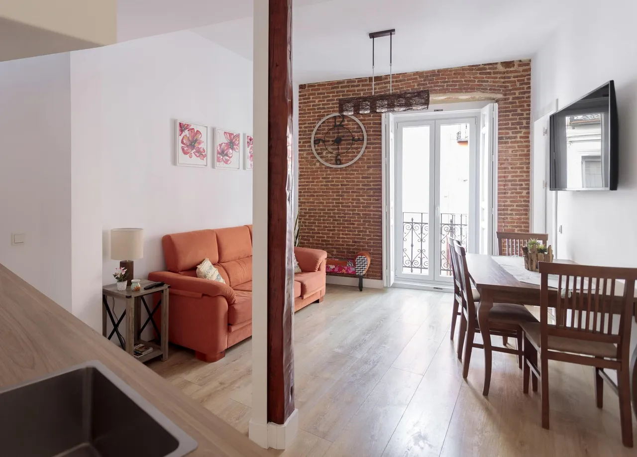 living - 55m² apartment for rent in Cortes / Huertas, Madrid - gallery - 2