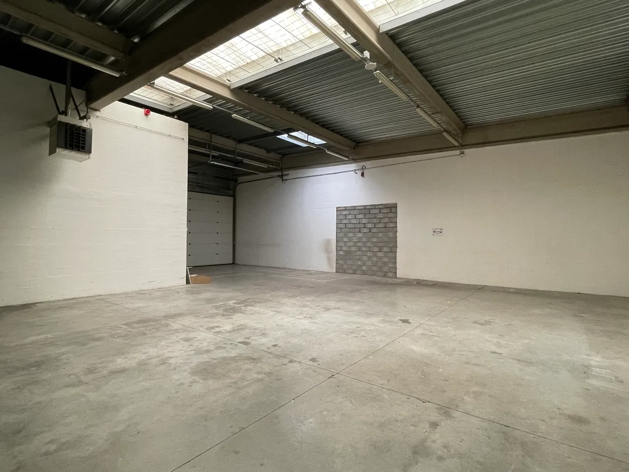 logistics - Light Industrial Premises / Offices For Rent - gallery - 3
