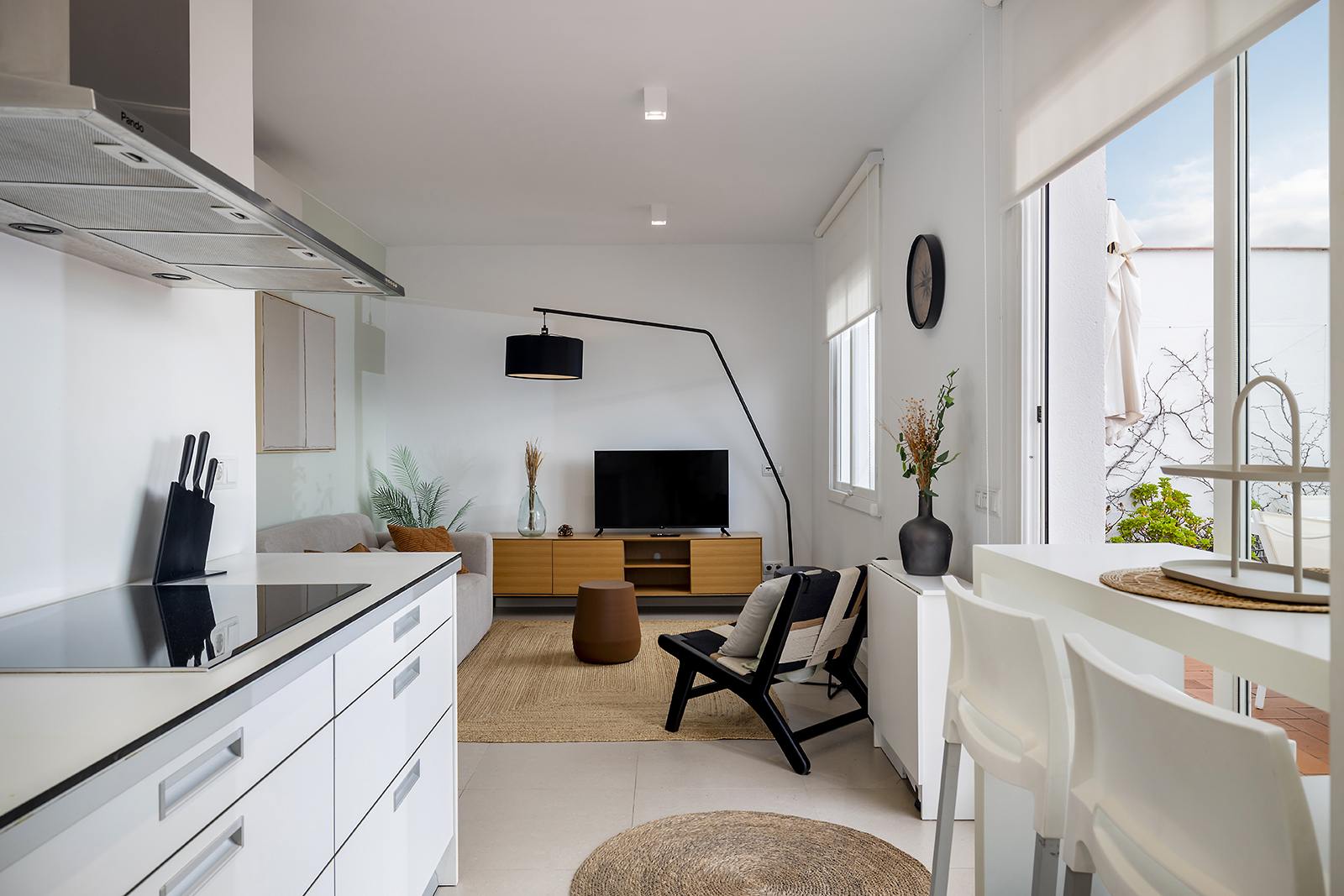 living - 73m² apartment with 83m² terrace for rent in Gràcia - gallery thumbnail - 1