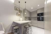living - Piso de 115m² en alquiler en Recoletos, Madrid - gallery thumbnail - 4