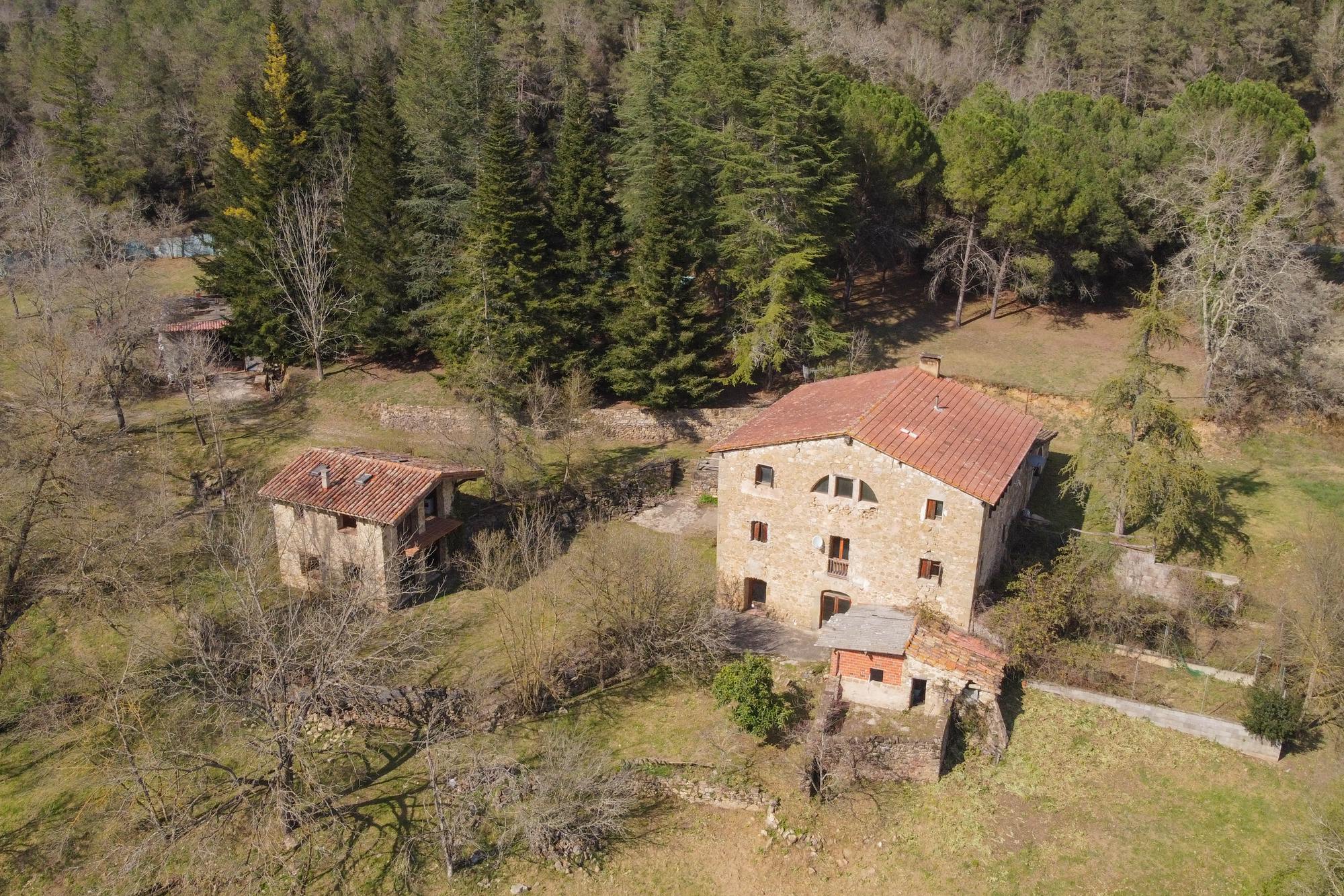 living - Casa rural de 444m² en venta en La Garrotxa, Girona - gallery thumbnail - 1