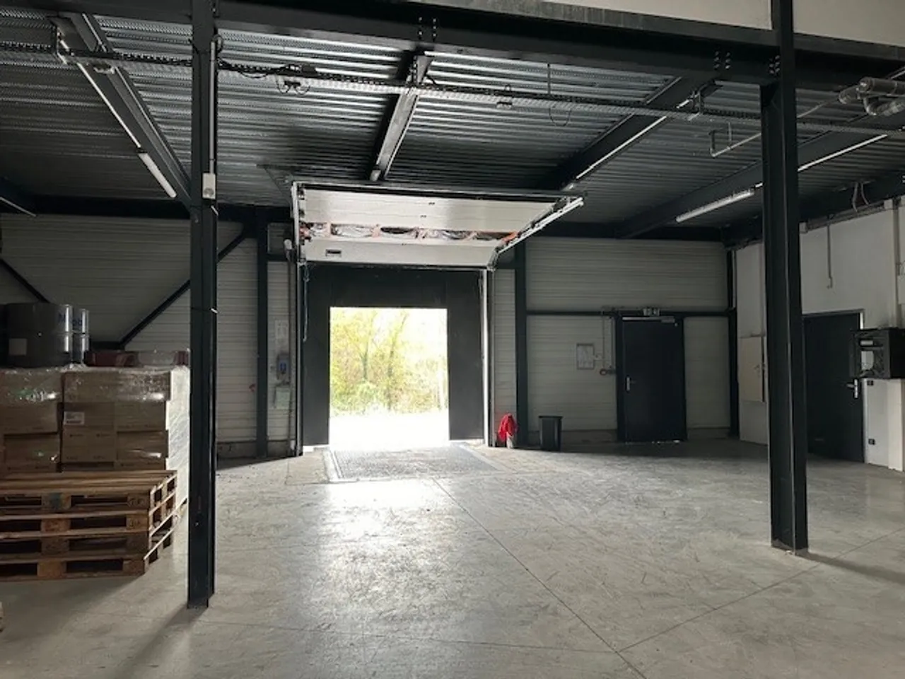 logistics - Warehouse For Rent - gallery - 3