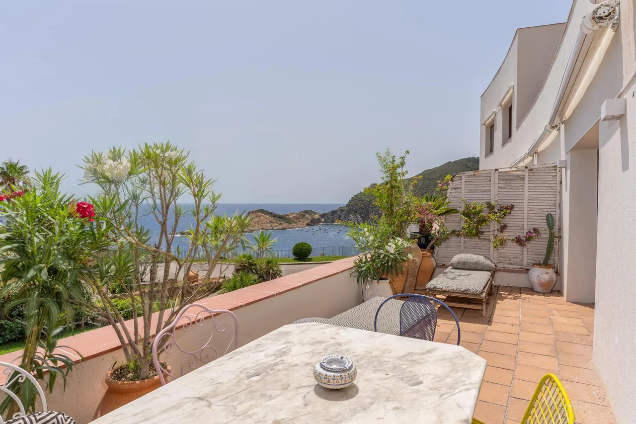 living - 75m² apartment for sale in Sa Tuna, Costa Brava - gallery - 2