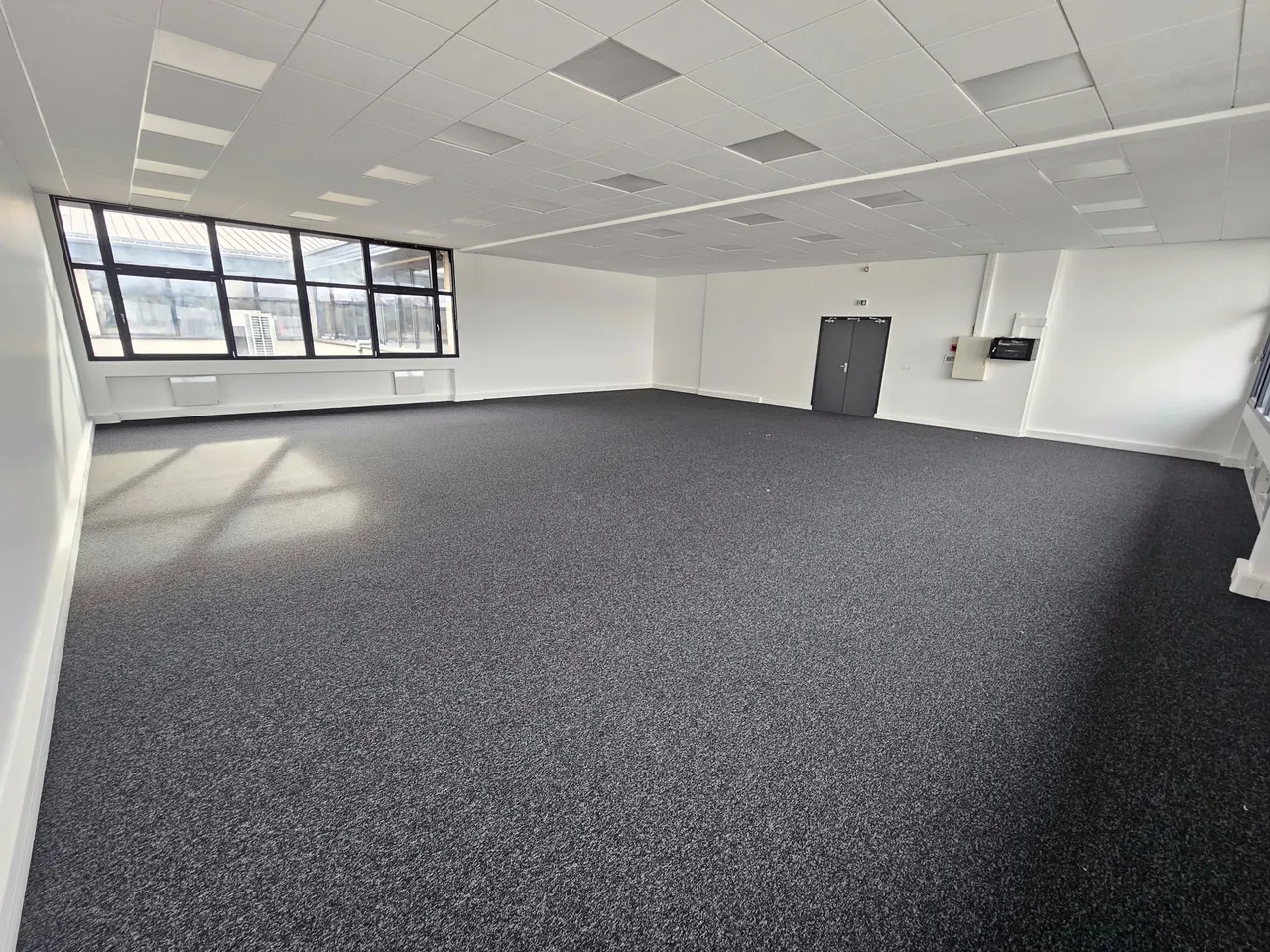 logistics - Light Industrial Premises / Offices For Rent - gallery - 10
