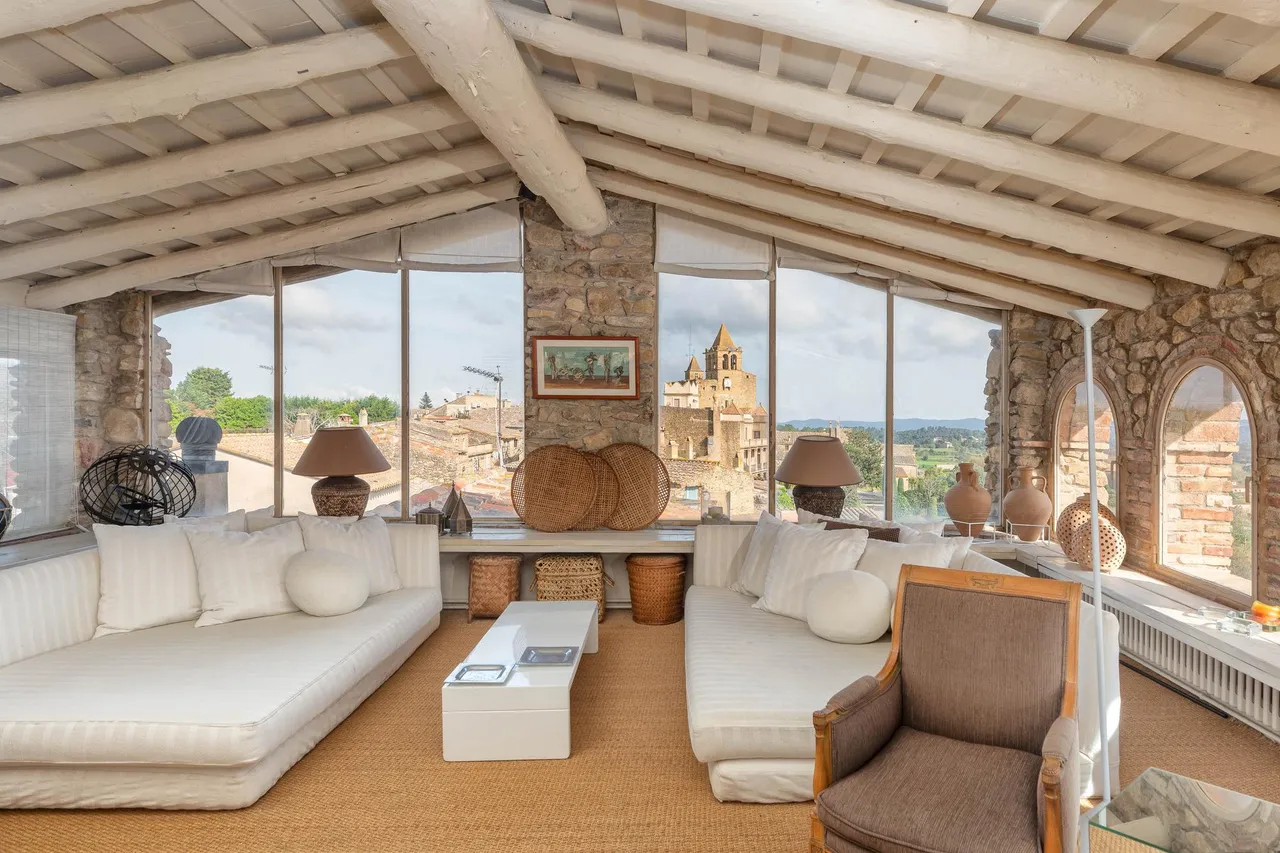 living - 530m² house / villa with 58m² garden for sale in Baix Empordà - gallery - 3
