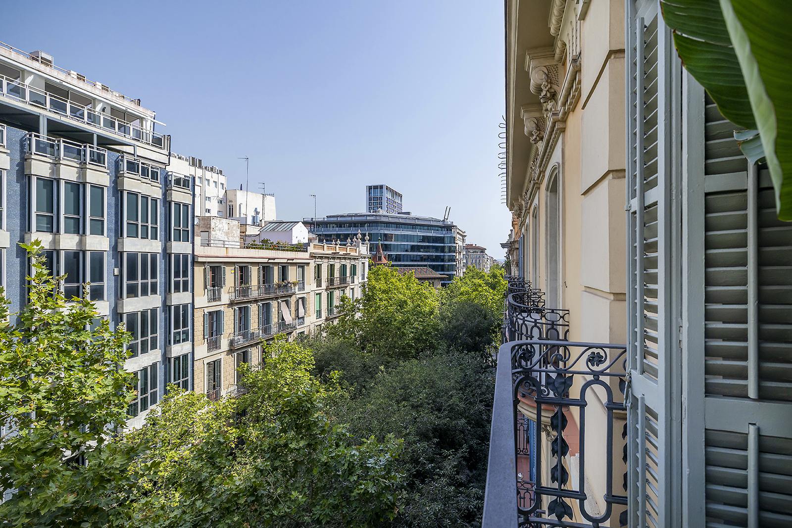 living - 200m² apartment for rent in Eixample Right, Barcelona - gallery thumbnail - 8