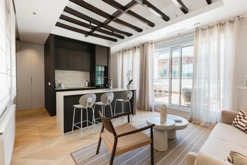 living - 143m² apartment for rent in Castellana, Madrid - featured