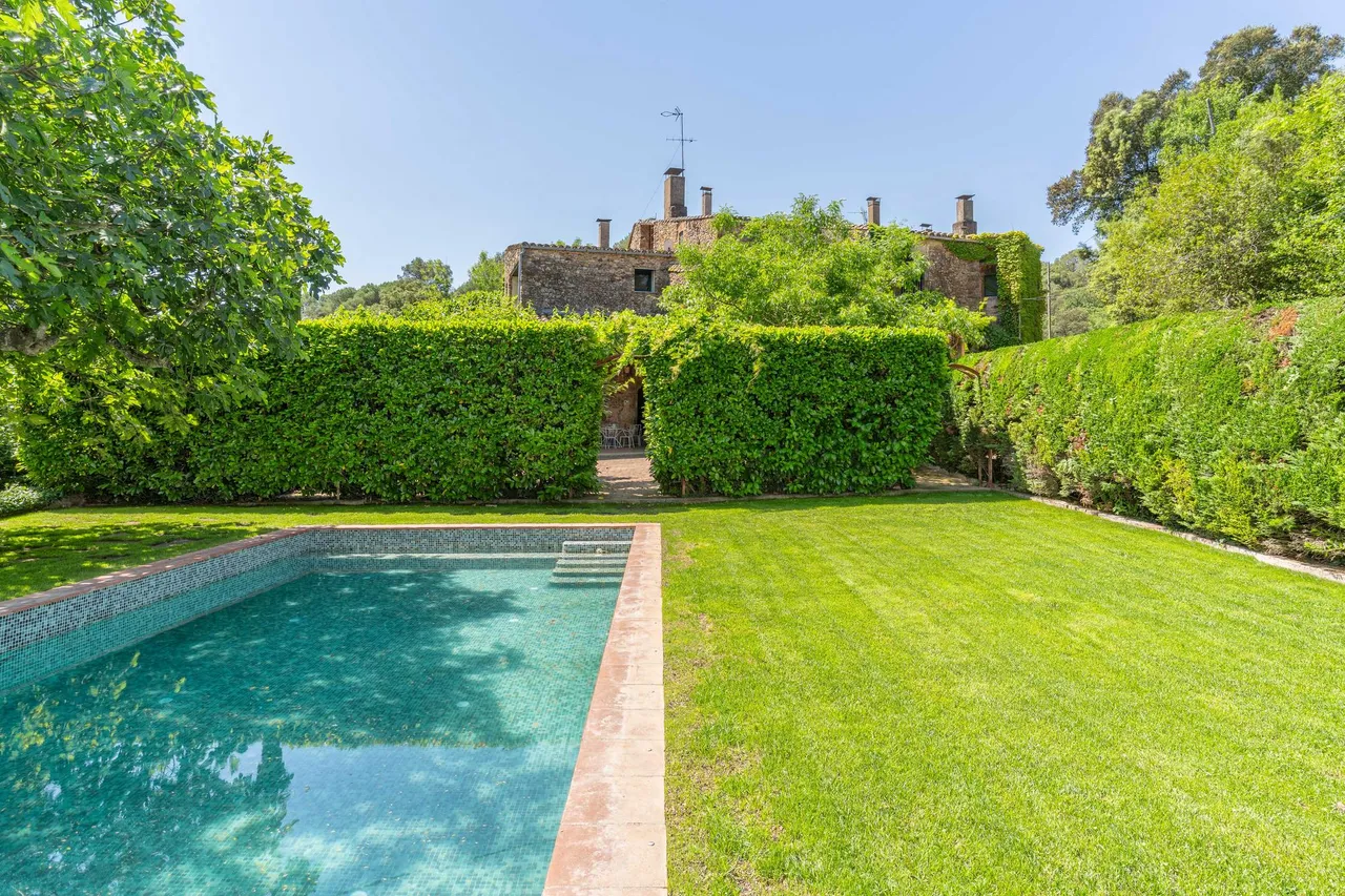 living - Casa rural de 480m² en venta en Baix Empordà, Girona - gallery - 3