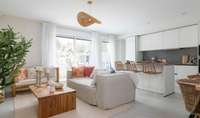 living - Aguamarina - gallery thumbnail - 4