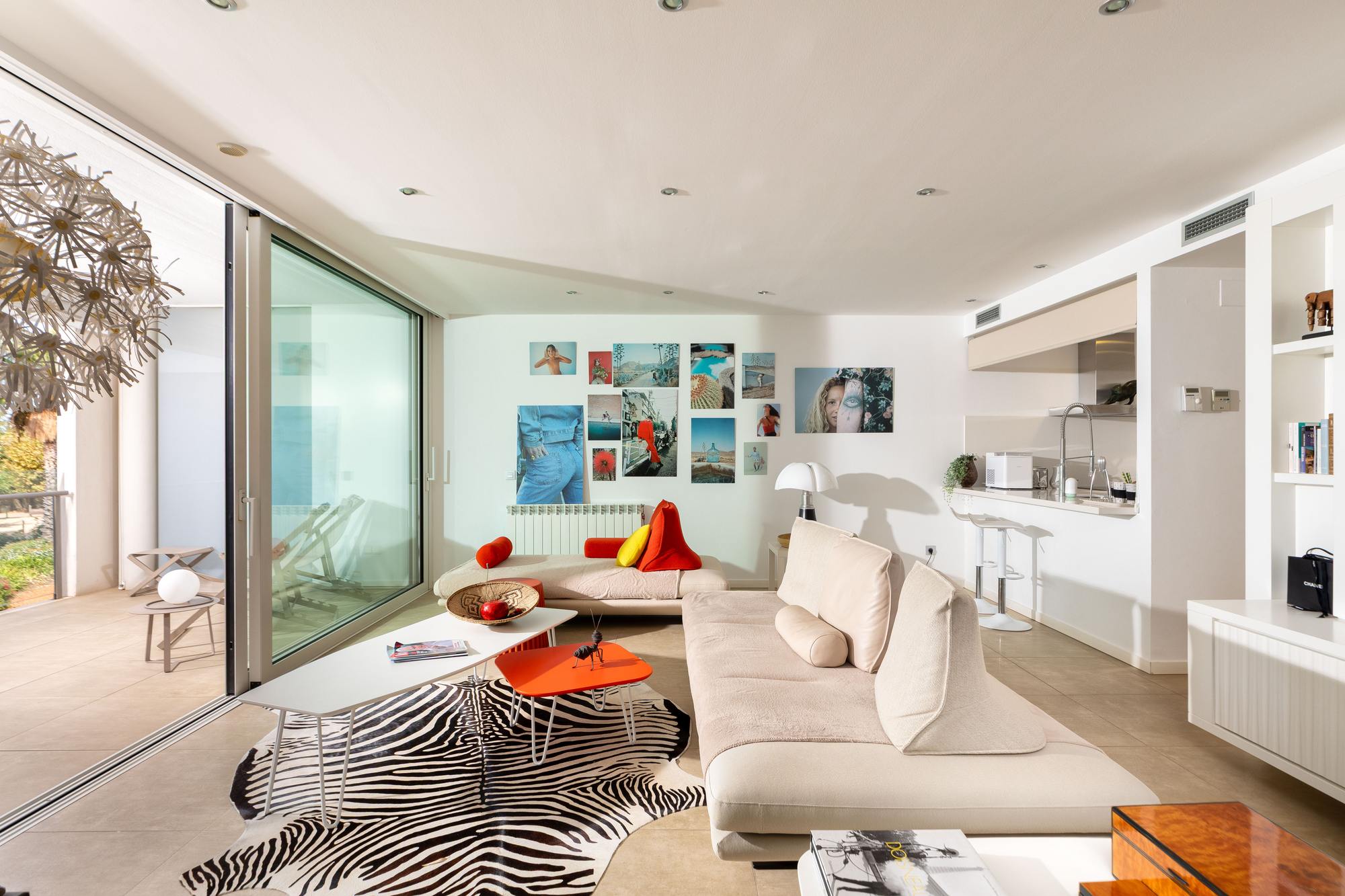 living - 186m² apartment for sale in Bay of Roses, Costa Brava - gallery thumbnail - 7