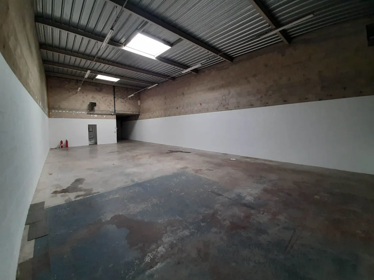logistics - Light Industrial Premises / Offices For Rent - gallery - 3