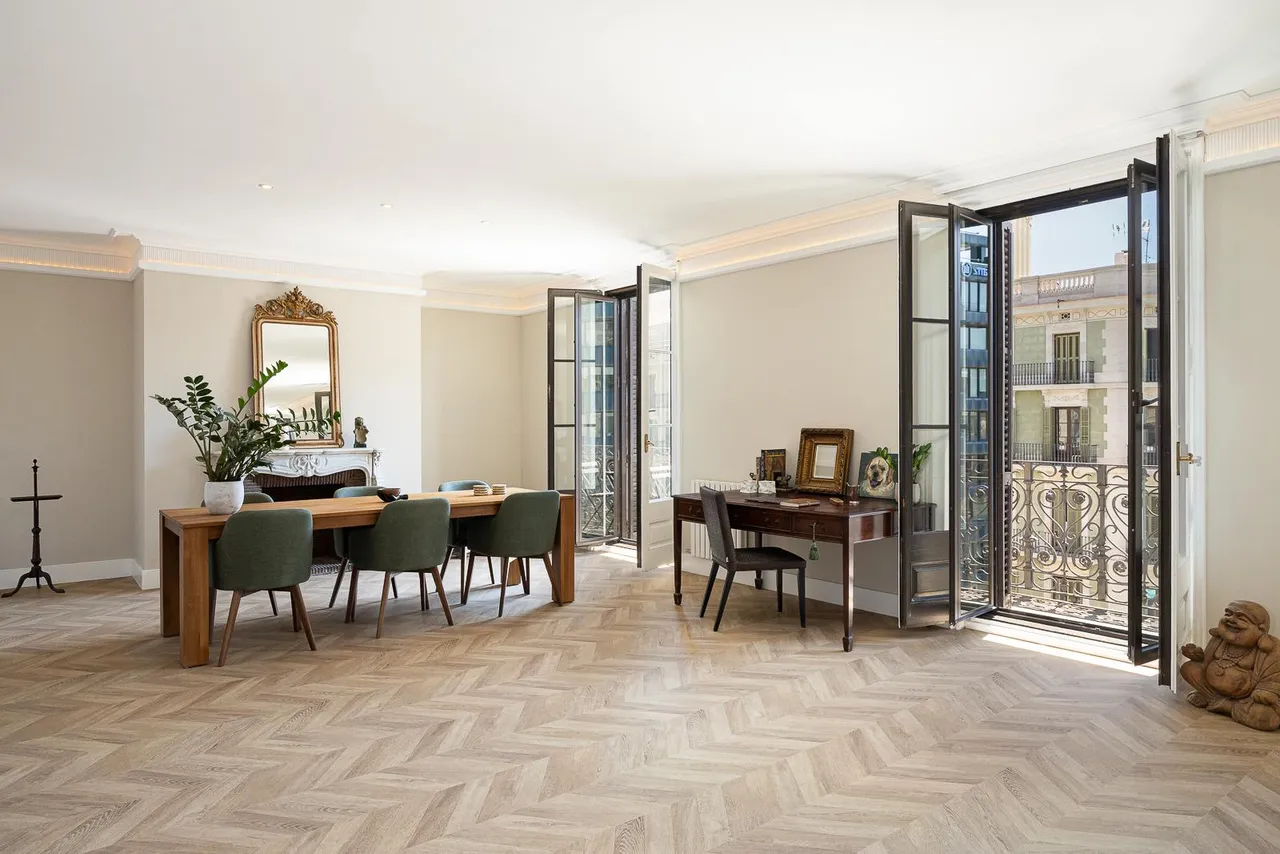 living - 250m² apartment for sale in Eixample Right, Barcelona - gallery - 9
