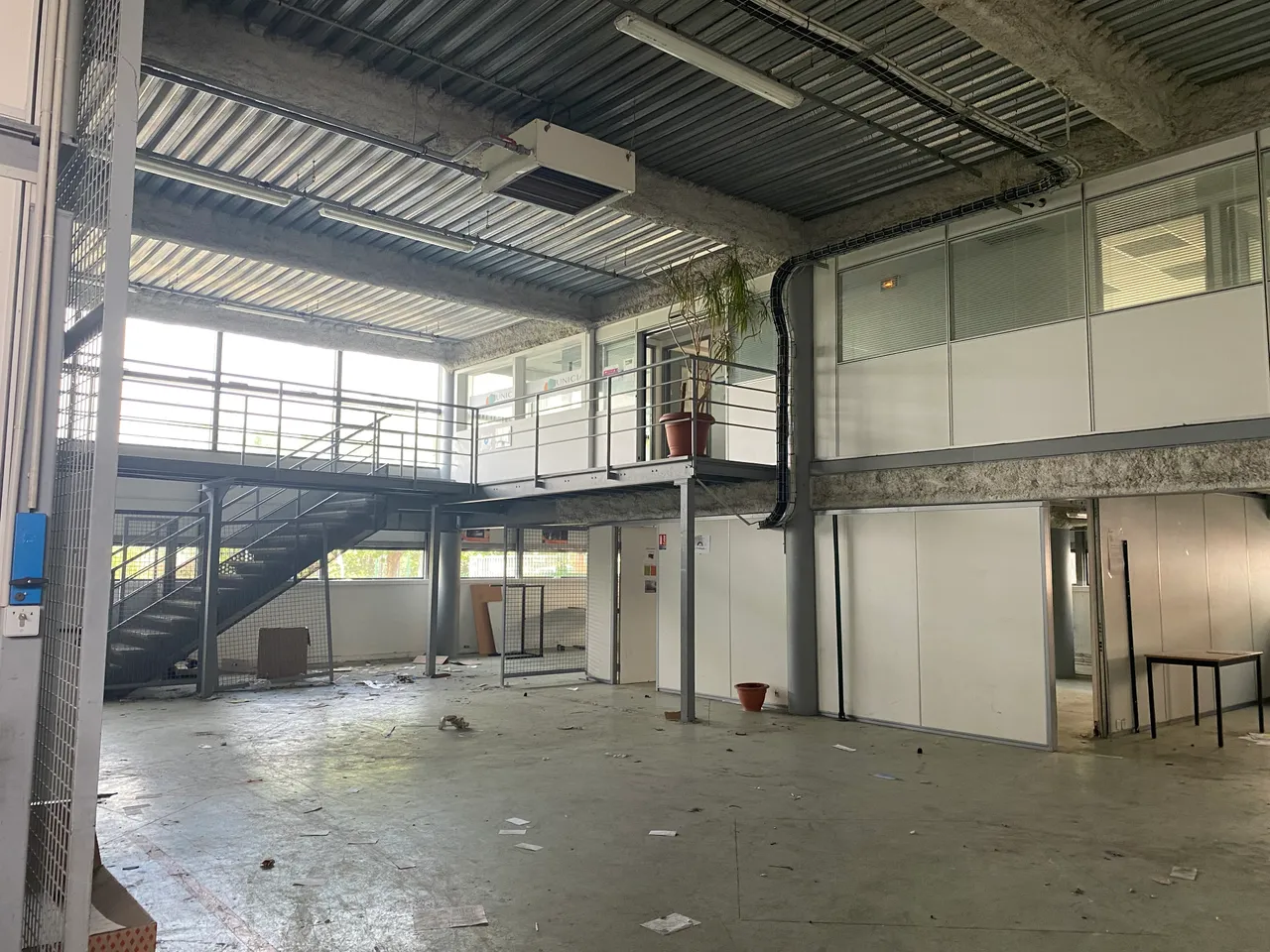 logistics - Light Industrial Premises / Offices For Rent - gallery - 2