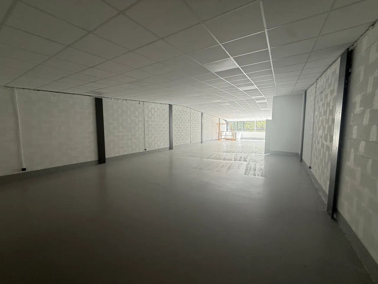 logistics - Light Industrial Premises / Offices For Rent - gallery - 6