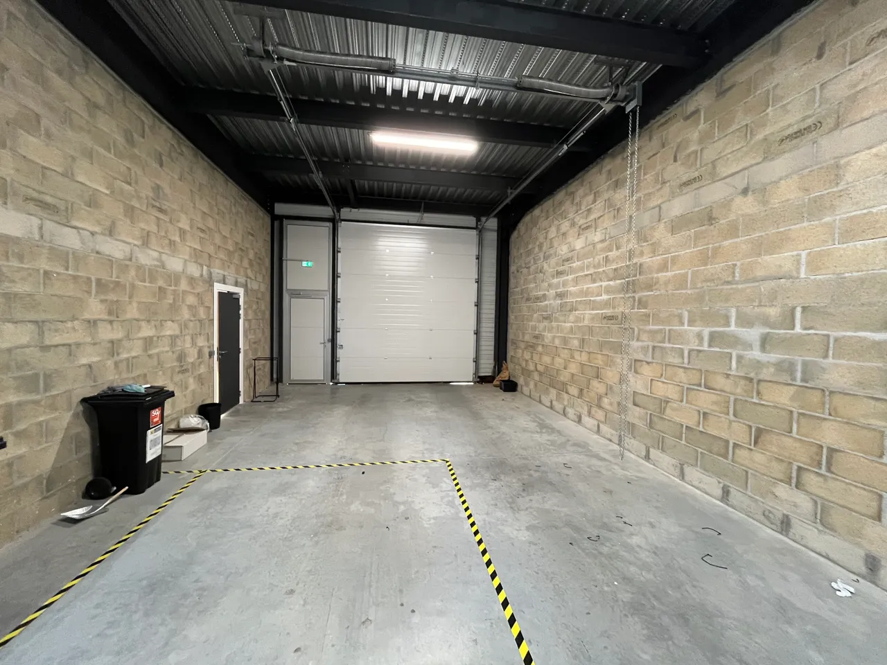 logistics - Activités / Bureaux À Vendre - gallery - 2