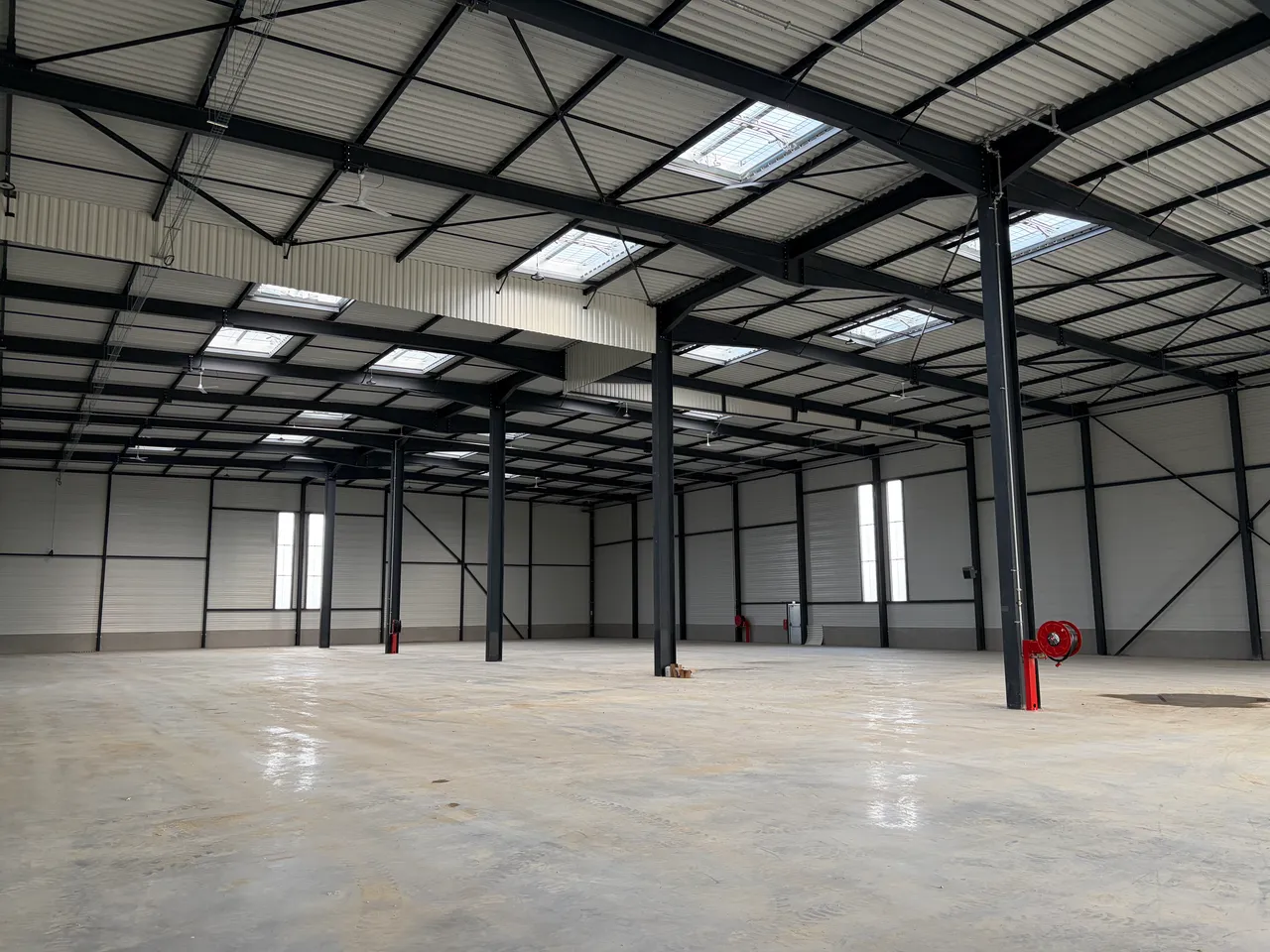 logistics - Light Industrial Premises / Offices For Rent - gallery - 4