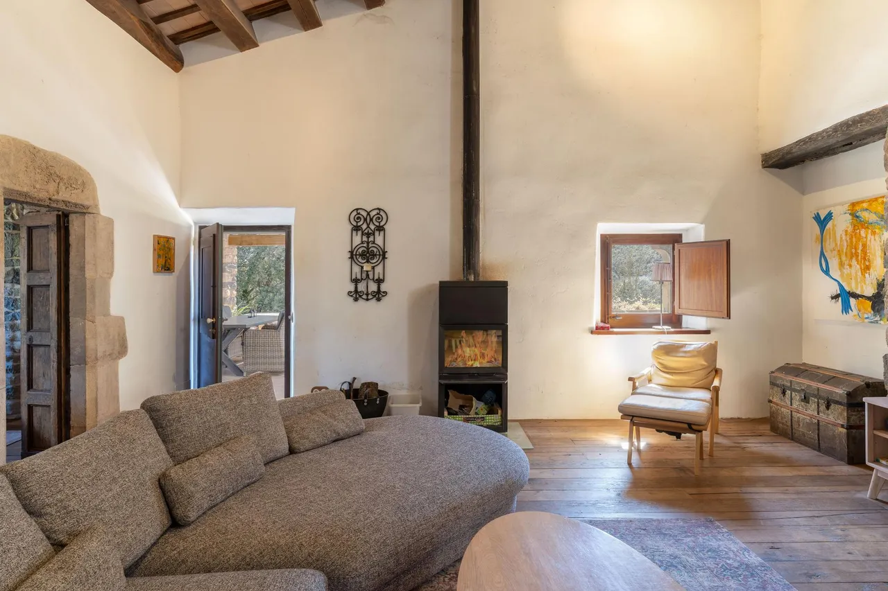 living - Casa rural de 681m² en venta en La Garrotxa, Girona - gallery - 10