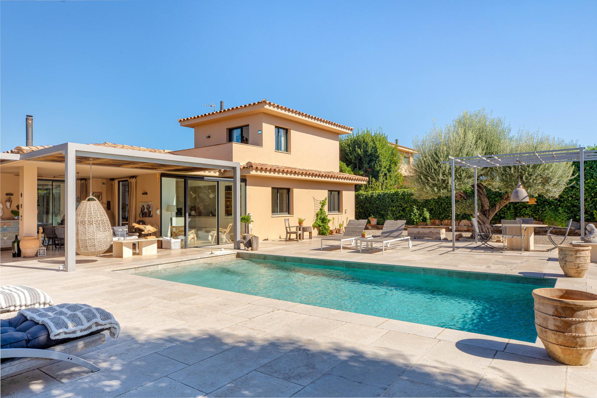 living - 212m² house / villa for sale in Sa Riera, Costa Brava - gallery thumbnail - 1